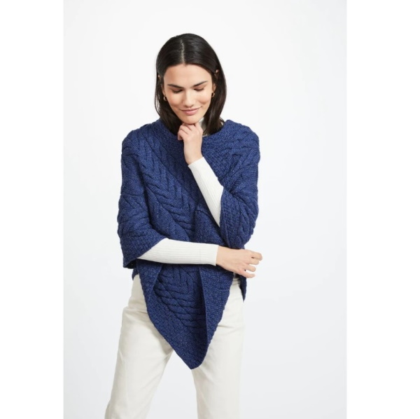 Aran Woollen Mills dames poncho Channe - Inkt – Image 3