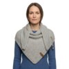 Knit Factory coco-omslagdoek-iced-clay-on model